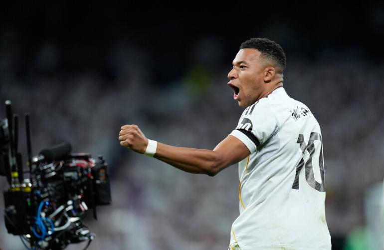 مبابي يبدأ مشروعه الإداري بخطة تقشف غير مسبوقة